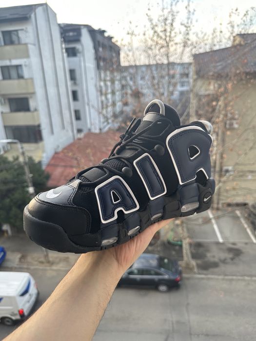 red and black nike air uptempo